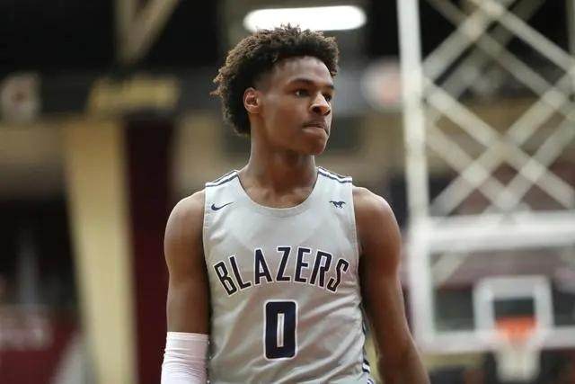 布朗尼病情稳定已无大碍 篮球生涯或提前结束